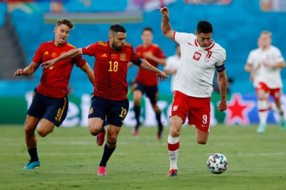 laboured spain proving a tough watch for home fans laboured spain proving a tough watch for home fans