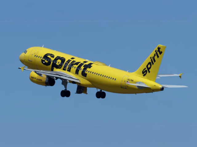 spirit airlines prepares for bankruptcy amid failed frontier merger and revenue decline