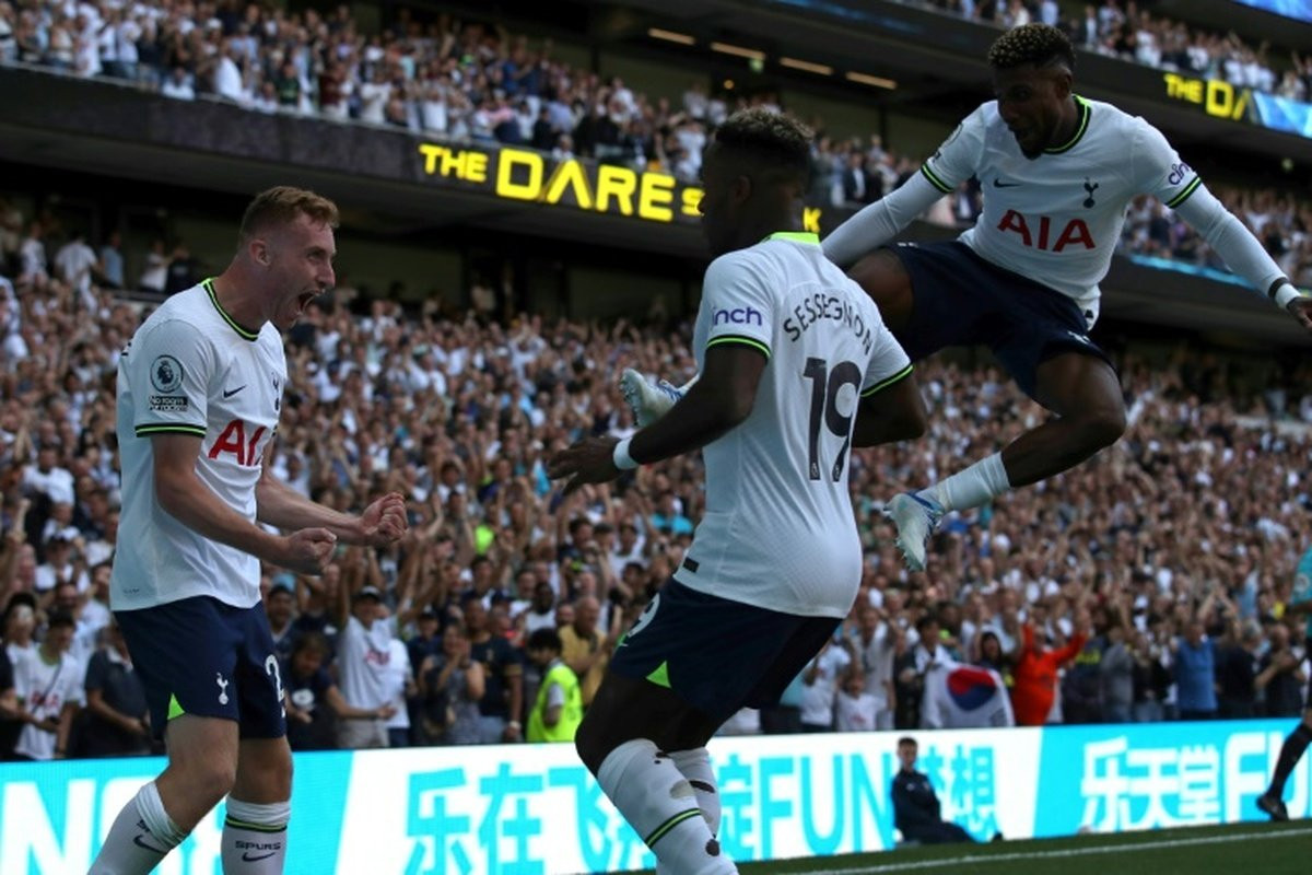 tottenham s title credentials face chelsea test