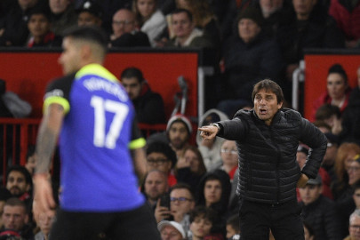 conte claims spurs can t stand the schedule