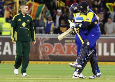 lankans thrash aussies