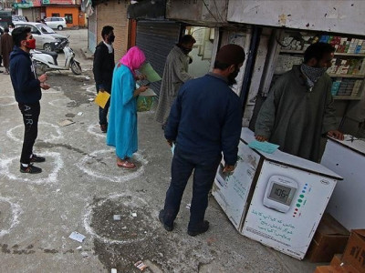 kashmiri samaritan arranges burials for covid 19 dead kashmiri samaritan arranges burials for covid 19 dead