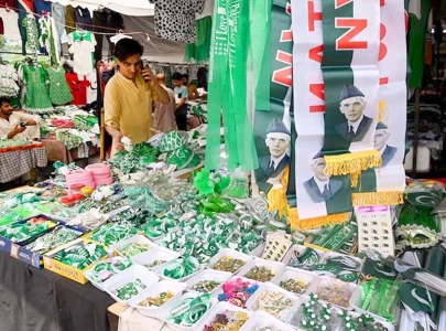 i day stalls attract shoppers i day stalls attract shoppers