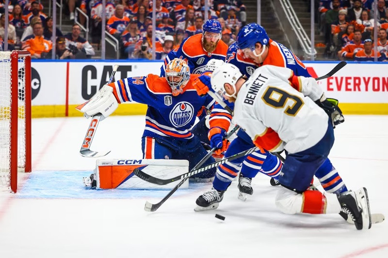 un 21 2024 edmonton alberta can edmonton oilers goaltender stuart skinner 74 guards his net against the florida panthers during the third period in game six of the 2024 stanley cup final at rogers place photo reuters