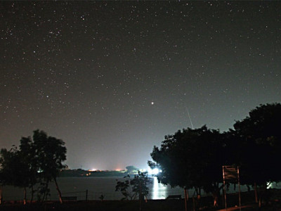 geminid meteor shower city s stargazers try to catch falling stars geminid meteor shower city s stargazers try to catch falling stars