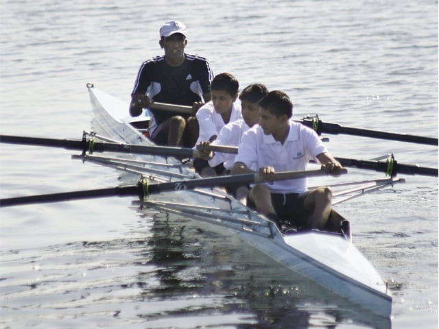 students brave dawn training sessions to prep for regatta students brave dawn training sessions to prep for regatta