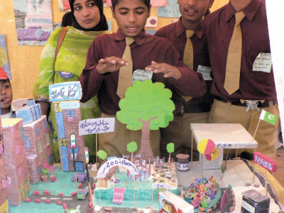 indus resource centre keamari schoolchildren attend their very first fair