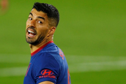 atletico striker suarez injures leg in training in la liga title blow atletico striker suarez injures leg in training in la liga title blow