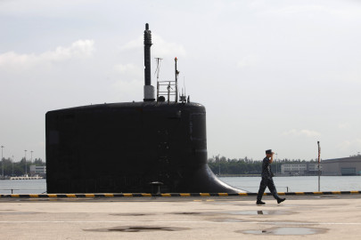 australia defends its handling of french submarine deal australia defends its handling of french submarine deal
