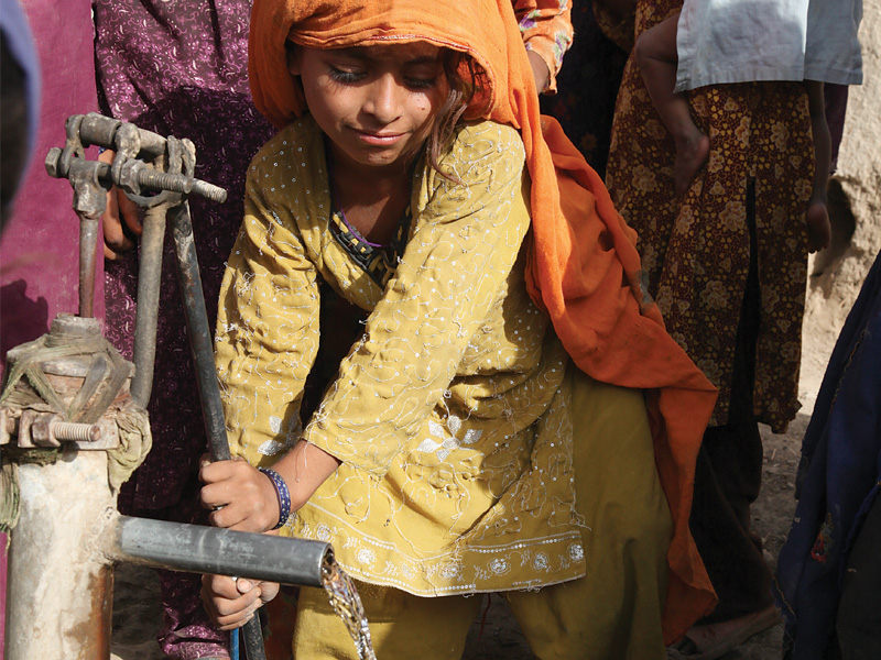 in this mass exodus from dadu families flee not from conflict but in search of water