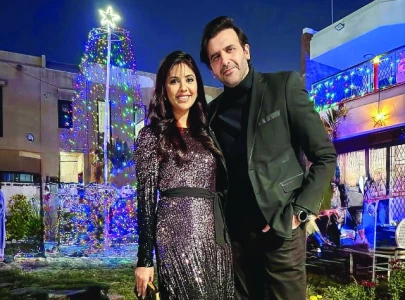 sunita marshall spreads holiday cheer on ig
