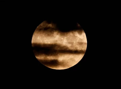super moon to light up sky tomorrow