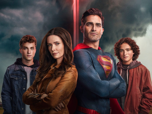 superman lois showrunners discuss series finale and superman s conclusion