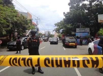 suspected suicide bombing at indonesian church wounds 14 people