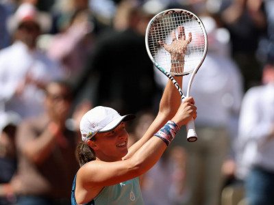 swiatek grew up a fighter on warsaw s tennis courts