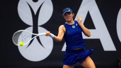 swiatek into 10th semi final of 2022 swiatek into 10th semi final of 2022