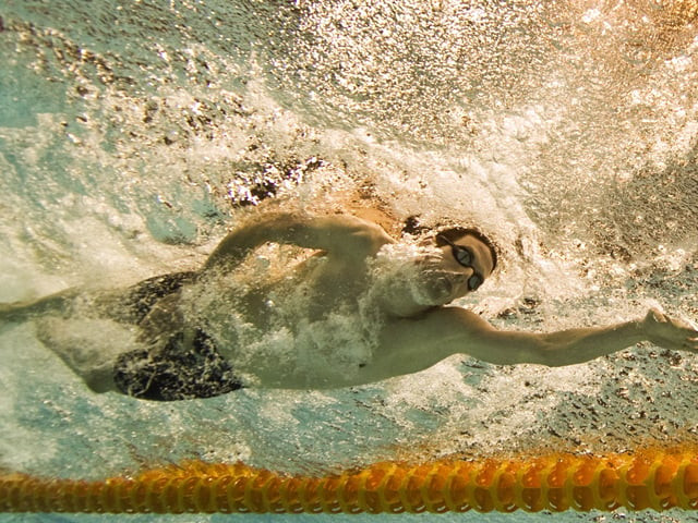 swimming phelps downs lochte in backstroke