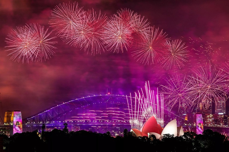 Fireworks light up the sky above the Sydney Harbour Bridge and Sydney Opera House as New Year’s Eve celebrations begin around the world. PHOTO: AFP