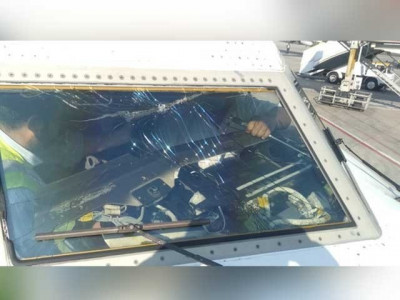 passenger flight suffers bird strike while landing at islamabad airport