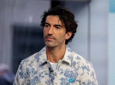 justin baldoni s women s solidarity award revoked amid blake lively harassment allegations