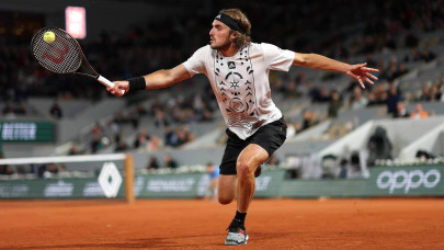 tsitsipas comes back from brink