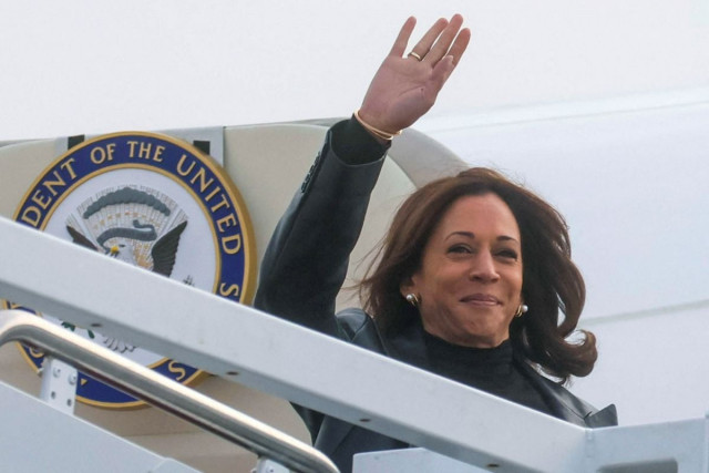 u s vice president kamala harris boards air force 2 for travel to japan and south korea from joint base andrews maryland u s september 25 2022 reuters leah millis u s vice president kamala harris boards air force 2 for travel to japan and south korea from joint base andrews maryland u s september 25 2022 reuters leah millis