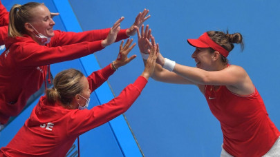 switzerland reach bjk cup semi finals