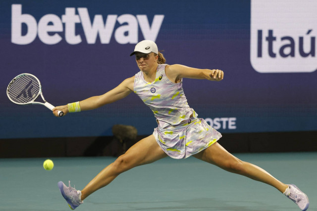 swiatek cruises into miami open semis swiatek cruises into miami open semis