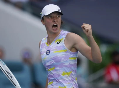 swiatek urges wta to continue push for pay equality