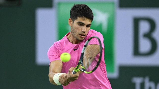 alcaraz swiatek start strong at indian wells alcaraz swiatek start strong at indian wells