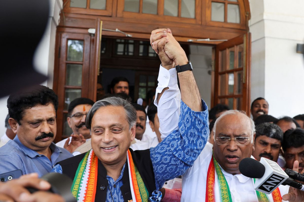 Photo of India's Congress elects first non-Gandhi chief in 24 years