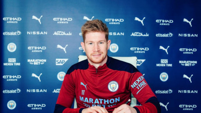 de bruyne signs contract extension at man city