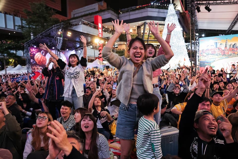 taiwan fans react to wbsc premier 12 gold medal baseball game between taiwan and japan in taipei taiwan on november 24 2024 photo reuters