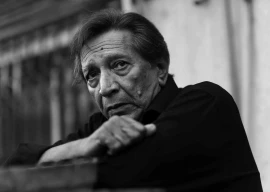 talat hussain behind the curtain