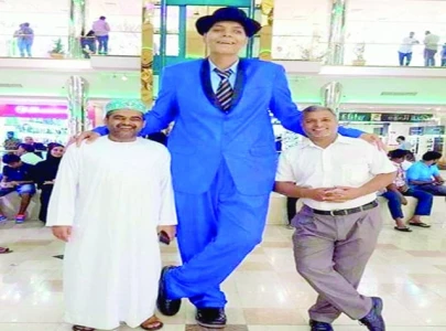 pakistan s tallest man zia rashid dies pakistan s tallest man zia rashid dies