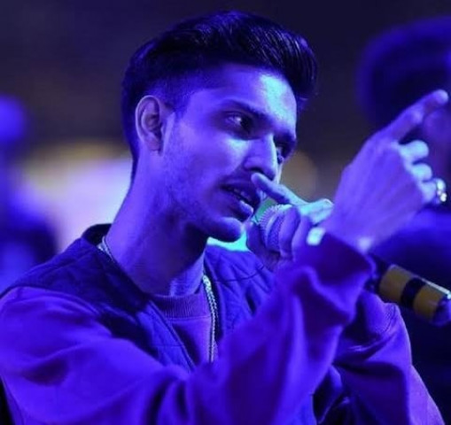 enjoy your two minutes of fame talha anjum hits back at tweep for shaming his political views