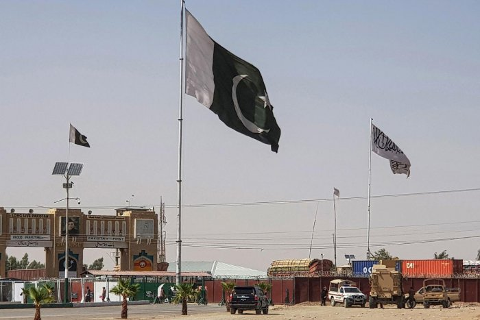 Pakistan opens doors to Afghan evacuees - Vimarsana News