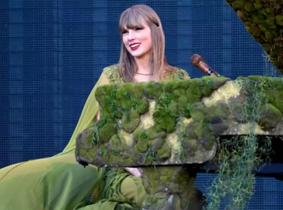 taylor swift s health habits on the eras tour how she powers through rain shine and snow taylor swift s health habits on the eras tour how she powers through rain shine and snow