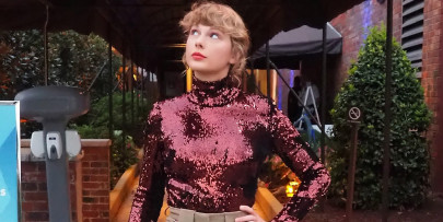 taylor swift remakes love story in collaboration with ryan reynolds taylor swift remakes love story in collaboration with ryan reynolds