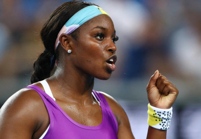 with elbow bumps and masked fans world teamtennis kicks off season