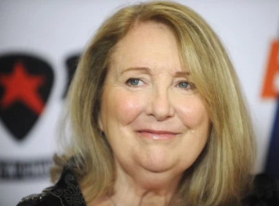 michael keaton lisa kudrow and more stars pay tribute to teri garr following her death at 79 michael keaton lisa kudrow and more stars pay tribute to teri garr following her death at 79