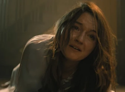 the last of us season 2 releases first look at kaitlyn dever s abby