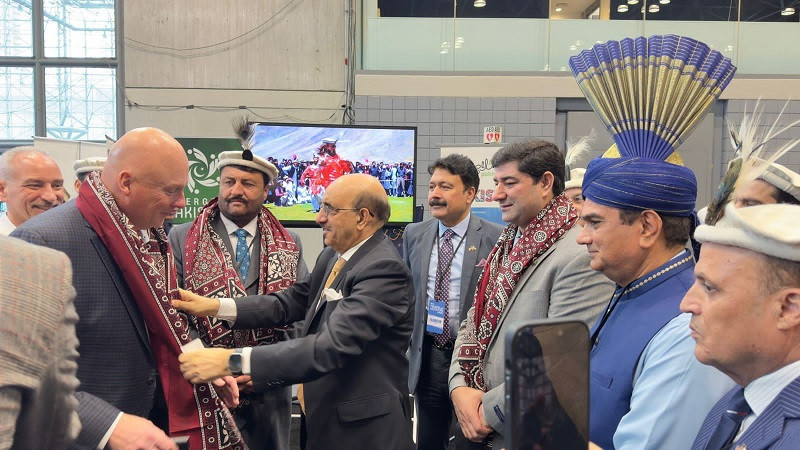 پاکستان نے نیویارک میں انٹرنیشنل ٹورازم ایوارڈ جیت لیا۔ تصویر: ایکسپریس