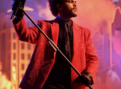 the weeknd breaks beyonc s record with historic after hours til dawn tour the weeknd breaks beyonc s record with historic after hours til dawn tour