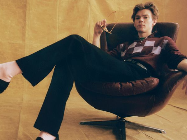 thomas brodie sangster reveals he was bullied during love actually filming but rose above it thomas brodie sangster reveals he was bullied during love actually filming but rose above it