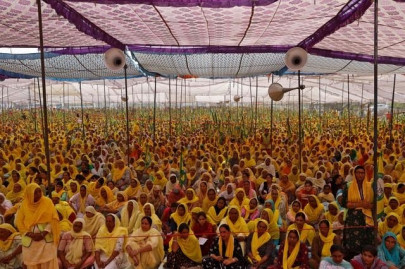thousands of women join indian farmers protests against new laws