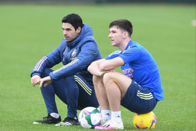 arsenal face anxious wait on tierney scan