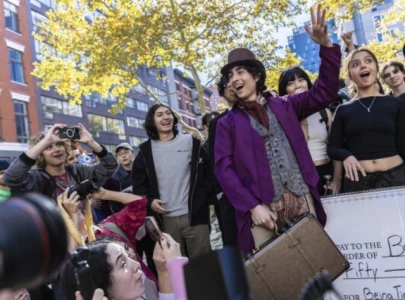 timoth e chalamet look alike contest ends with police intervention and arrests timoth e chalamet look alike contest ends with police intervention and arrests