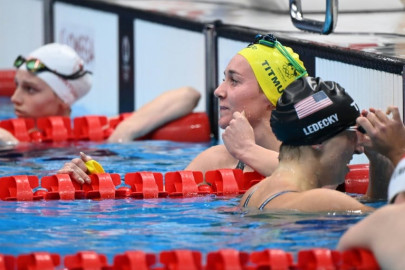 exhausted titmus seizes ledecky s olympic 200m crown