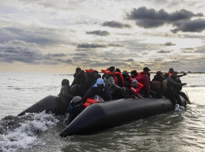 record 973 migrants cross channel into uk record 973 migrants cross channel into uk